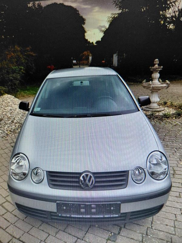 Silber Gebraucht 2002 VW Polo Limousine | 1.500 € (Fairer Preis) - Bild 1/4