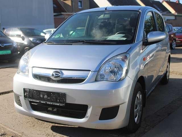 Gebraucht Daihatsu Cuore Plus 58 PS (42 kW) 2008 Silber Kleinwagen