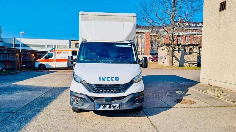 Gebraucht Iveco Daily 156 PS (114 kW) 2020 Weiß Limousine