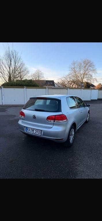 Gebraucht VW Golf VI Trendline 80 PS (58 kW) 2010 Silber Kleinwagen