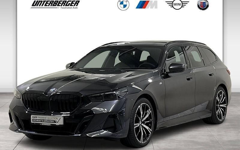 Gebraucht BMW 540 Comfort Edition 303 PS (222 kW) 2025 Grau Kombi