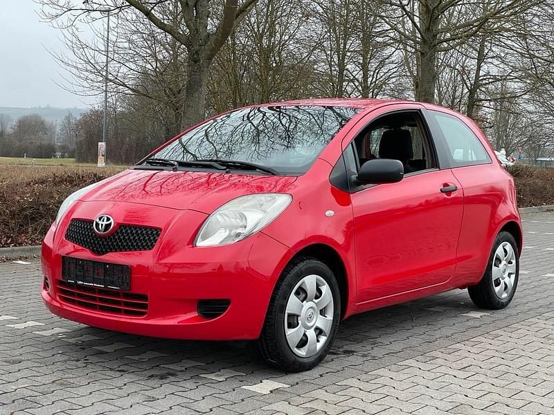 Gebraucht Toyota Yaris Luna 69 PS (50 kW) 2006 Rot Kleinwagen