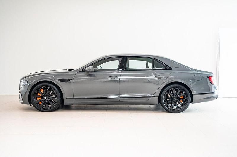 Ny Bentley Flying Spur 680 HK (500 kW) 2025 Grå Sedan