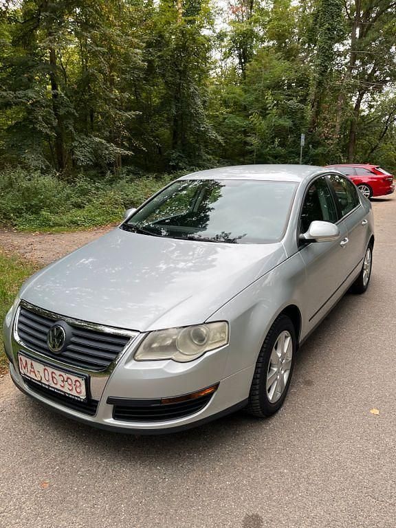 Silber Gebraucht 2006 VW Passat Trendline Limousine | 3.990 € (Fairer Preis) - Bild 1/4