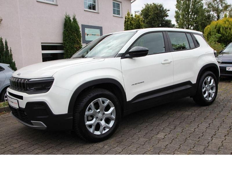 Weiß Gebraucht 2024 Jeep Avenger Altitude SUV | 19.990 € (Guter Preis) - Bild 1/4