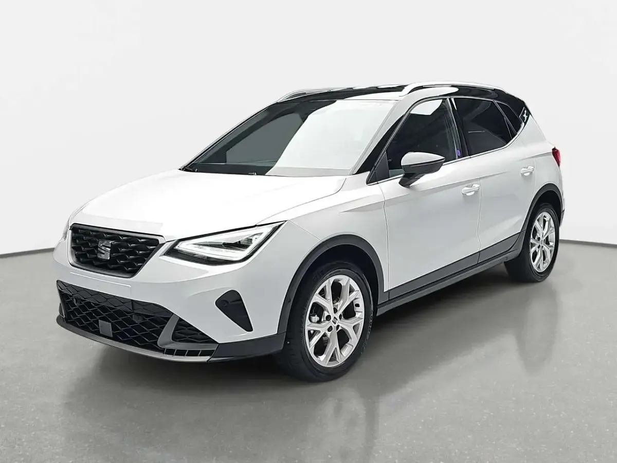 Neu Seat Arona FR 116 PS (85 kW) 2025 Weiß SUV