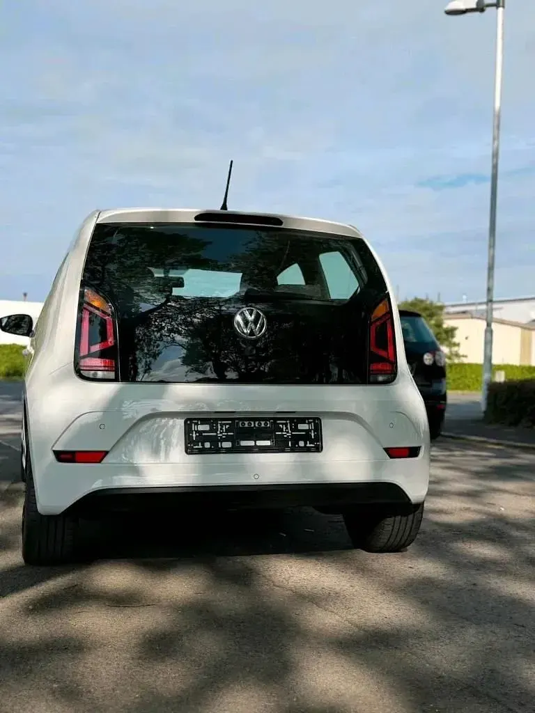 Gebraucht VW up! Design 60 PS (44 kW) 2020 Weiß Kleinwagen