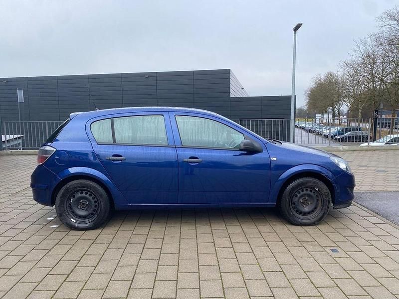 Gebraucht Opel Astra Edition 90 PS (66 kW) 2009 Blau Limousine