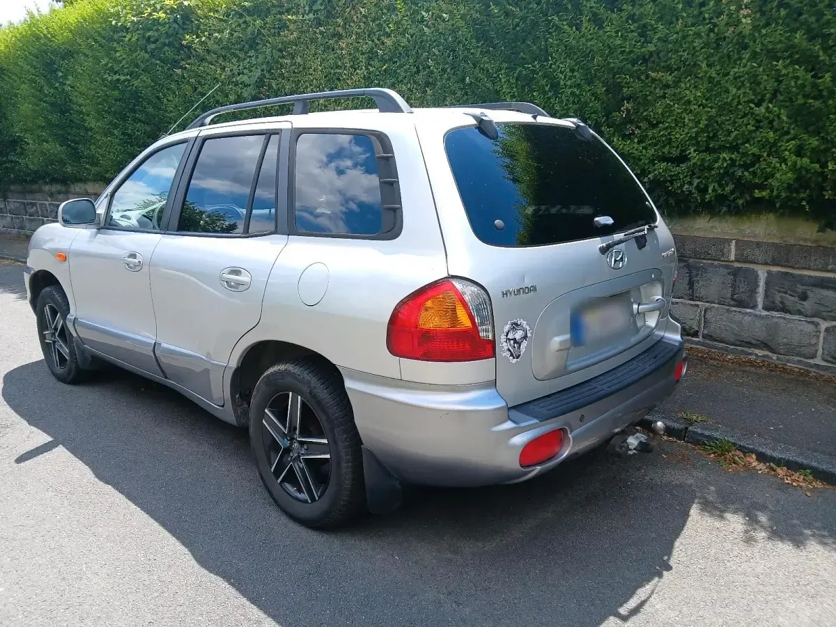 Gebraucht Hyundai Santa Fe 145 PS (106 kW) 2004 Silber SUV