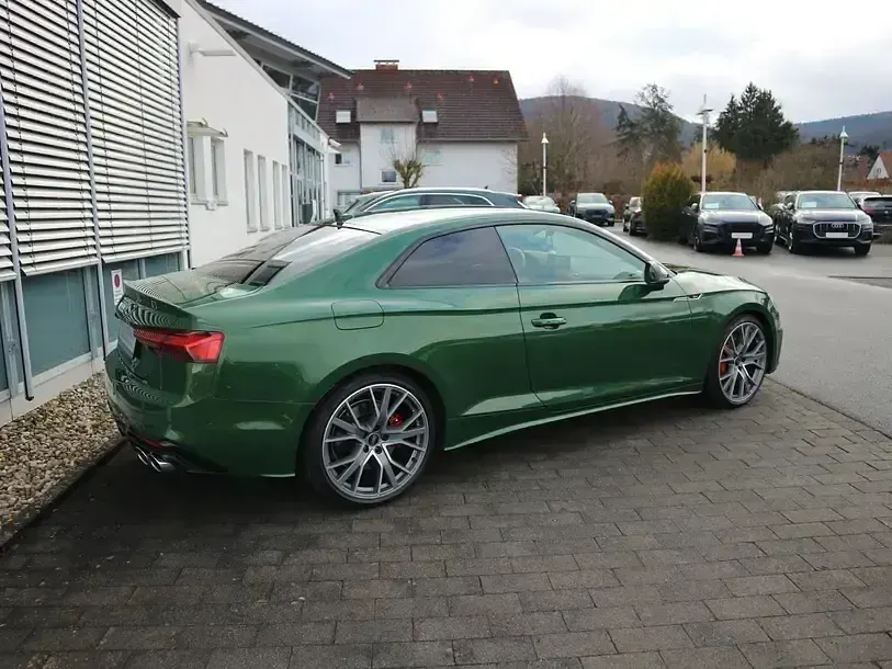 Gebraucht Audi S5 Ambiente 341 PS (250 kW) 2023 Sonomagrün metallic Coupé