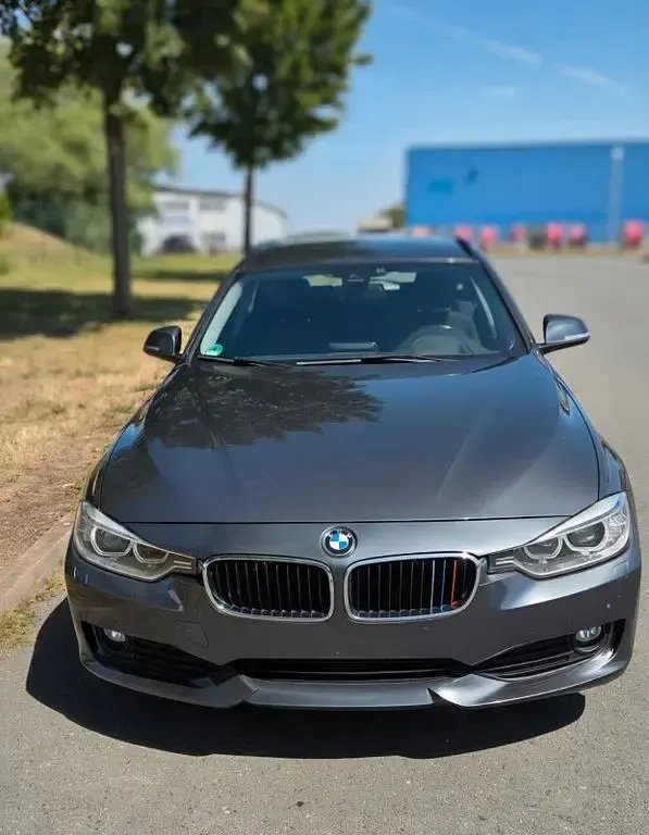 Gebraucht BMW 318 143 PS (105 kW) 2014 Grau Kombi