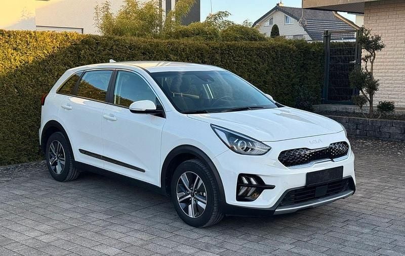 Gebraucht Kia Niro 141 PS (103 kW) 2022 Weiß SUV
