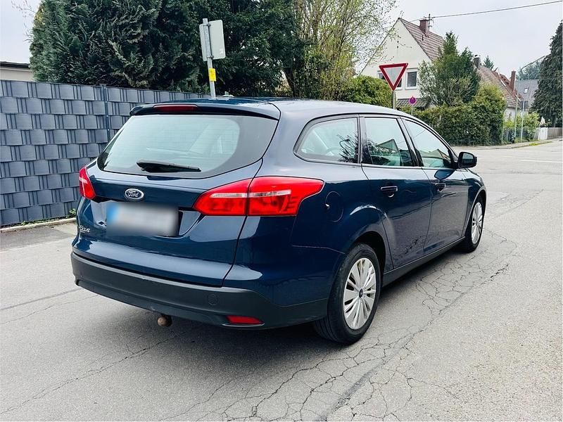 Second-hand Ford Focus 120 CP (88 kW) 2017 Albastru Break