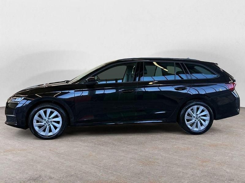 Gebraucht Skoda Octavia Selection 150 PS (110 kW) 2025 Schwarzmagic perleffekt Kombi