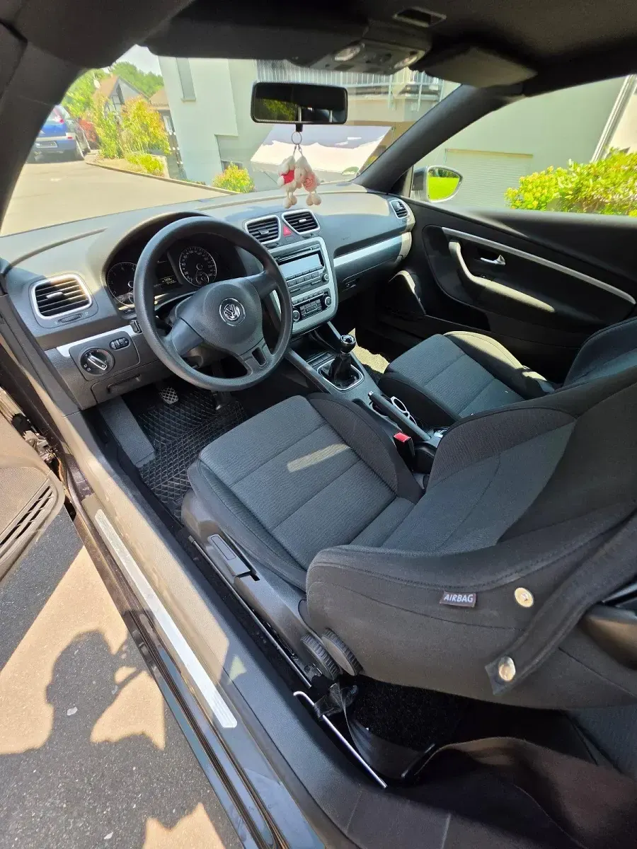 Gebraucht VW Eos 122 PS (89 kW) 2011 Schwarz Cabrio