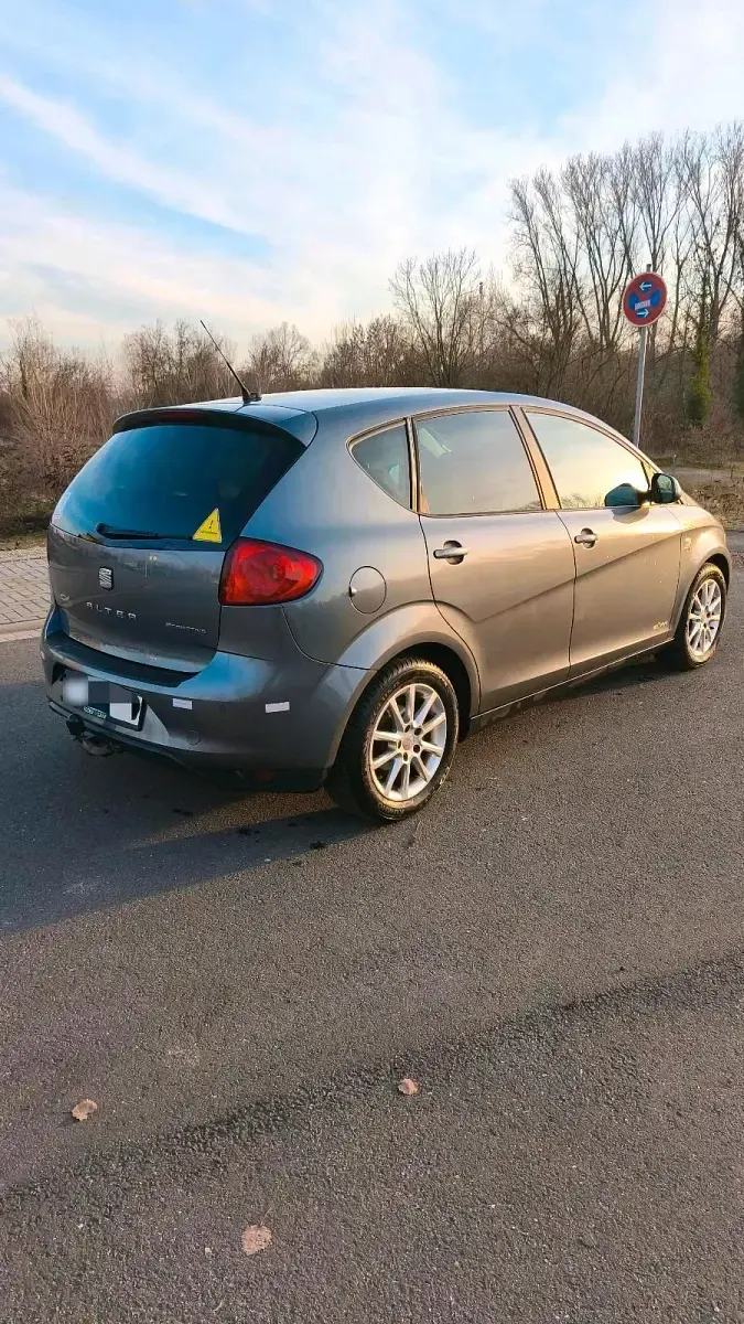Occasion Seat Altea 105 ch (77 kW) 2012 Gris Berline