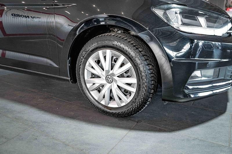 Gebraucht VW Touran 116 PS (85 kW) 2016 Schwarz Van / Kleinbus