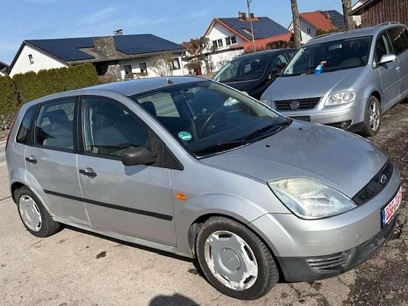 Gebraucht Ford Fiesta Ambiente 60 PS (44 kW) 2004 Grau metalic Kleinwagen