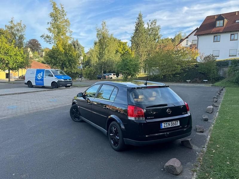 Gebraucht Opel Signum 150 PS (110 kW) 2004 Schwarz Kleinwagen