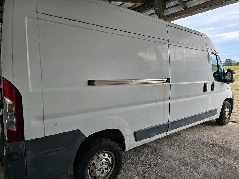 Weiß Gebraucht 2010 Peugeot Boxer Van | 3.699 € - Bild 1/4