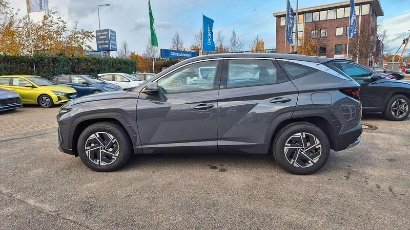 Neu Hyundai Tucson Trend 160 PS (117 kW) 2025 Grau SUV