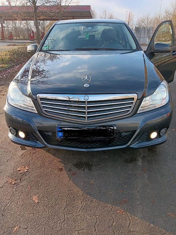 Schwarz Gebraucht 2011 Mercedes C180 Limousine | 5.900 € (Superpreis) - Bild 1/4