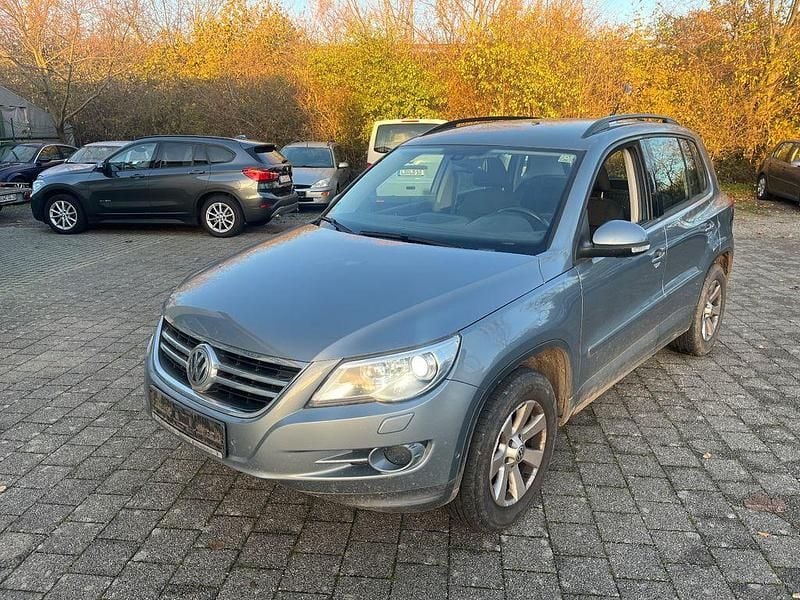Grau Gebraucht 2008 VW Tiguan Track & Field SUV | 3.999 € (Superpreis) - Bild 1/4