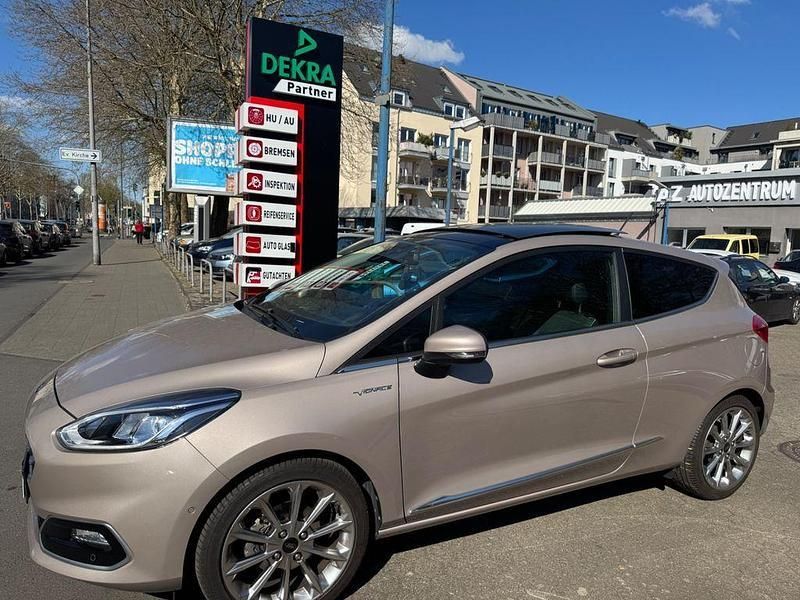 Braun Gebraucht 2018 Ford Fiesta Vignale Kleinwagen | 10.990 € (Guter Preis) - Bild 1/4