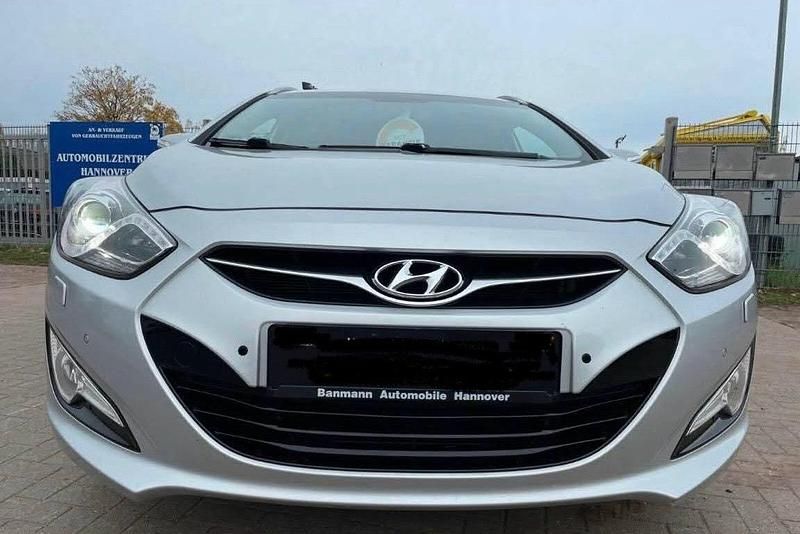 Gebraucht Hyundai i40 135 PS (99 kW) 2012 Grau Kombi