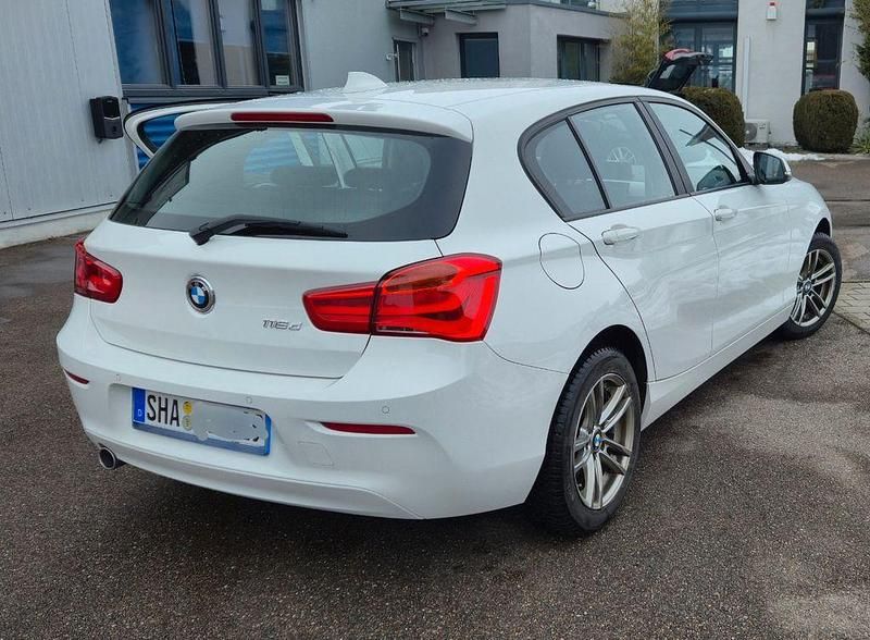 Gebraucht BMW 116 Advantage 116 PS (85 kW) 2018 Weiß Kleinwagen
