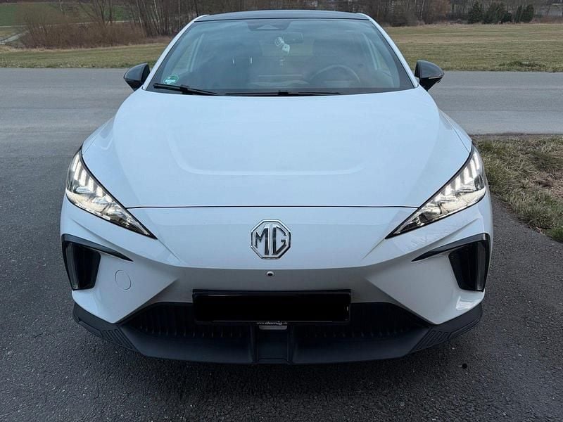 Gebraucht MG MG4 EV Luxury 150 kW (204 PS) 2023 Weiß Kleinwagen