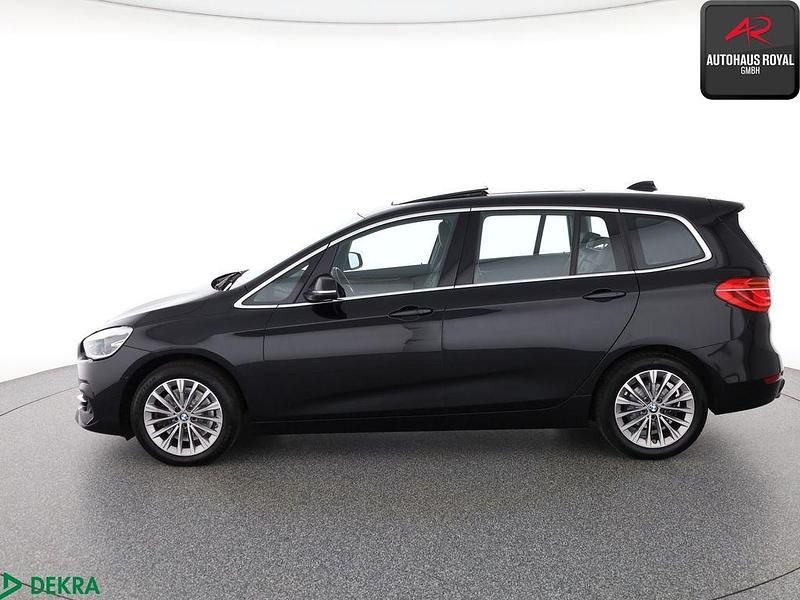 Gebraucht BMW 220 Gran Tourer Luxury Line 178 PS (130 kW) 2021 Saphirschwarz Van / Kleinbus