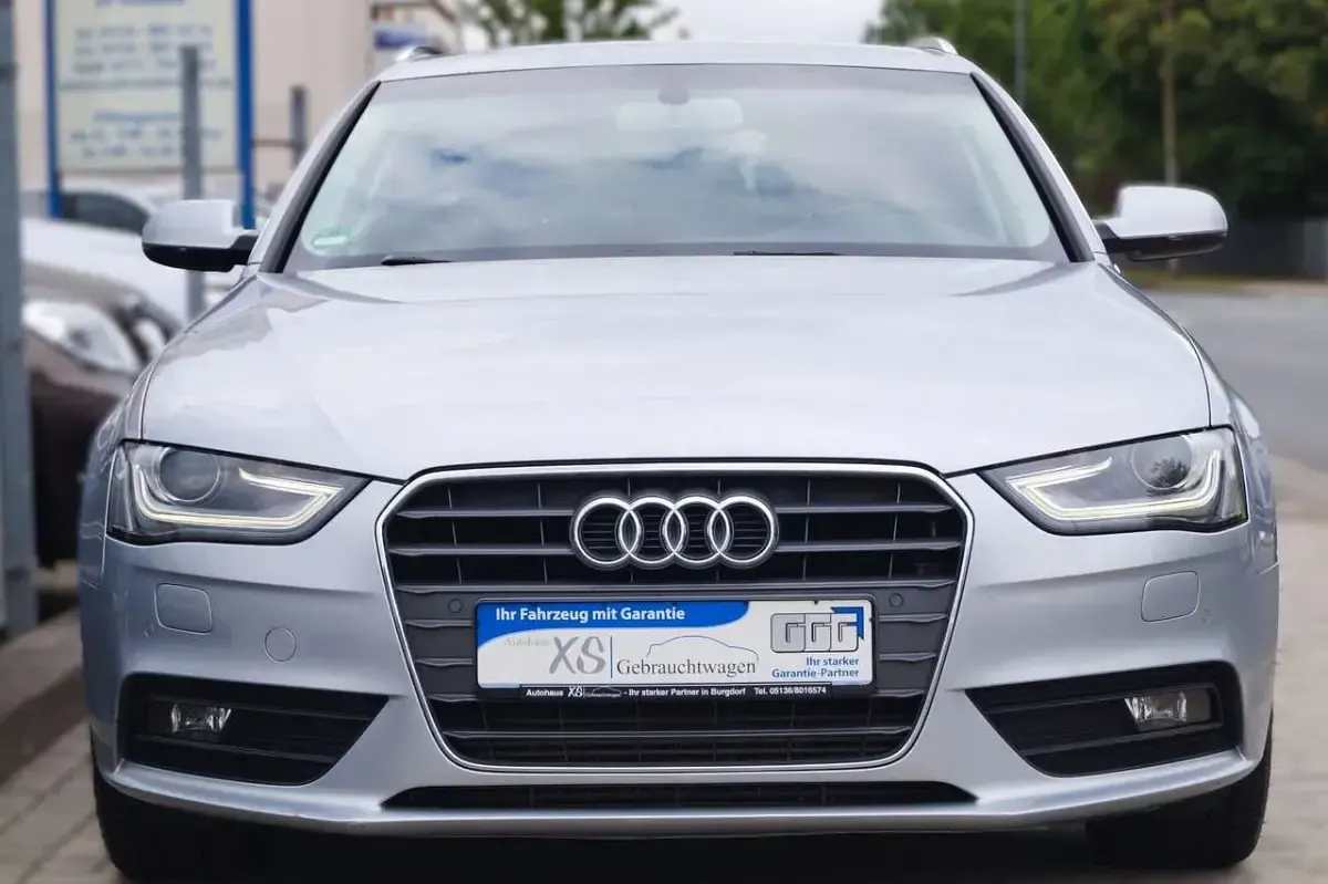 Gebraucht Audi A4 Attraction 150 PS (110 kW) 2015 Silber Kombi