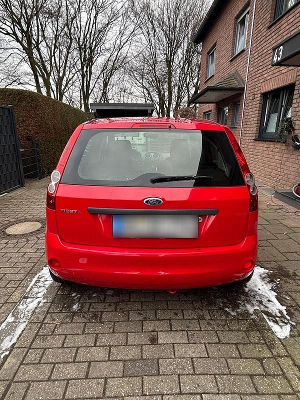 Gebraucht Ford Fiesta 80 PS (58 kW) 2005 Rot Kleinwagen