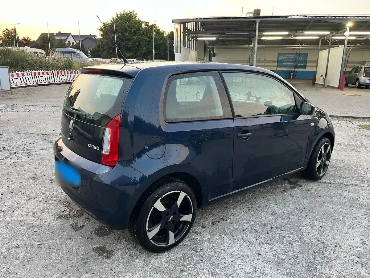 Gebraucht Skoda Citigo Active 60 PS (44 kW) 2013 Blau Kleinwagen