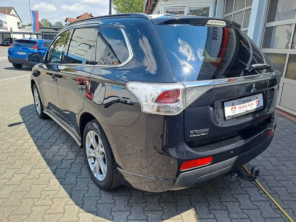 Gebraucht Mitsubishi Outlander Invite 150 PS (110 kW) 2014 Schwarz SUV