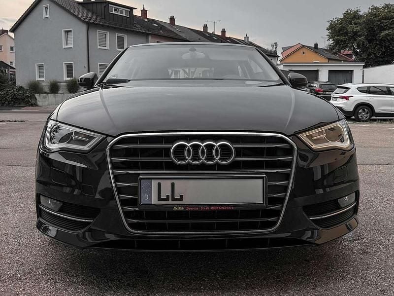 Schwarz Gebraucht 2013 Audi A3 Ambition Limousine | 9.900 € (Fairer Preis) - Bild 1/4