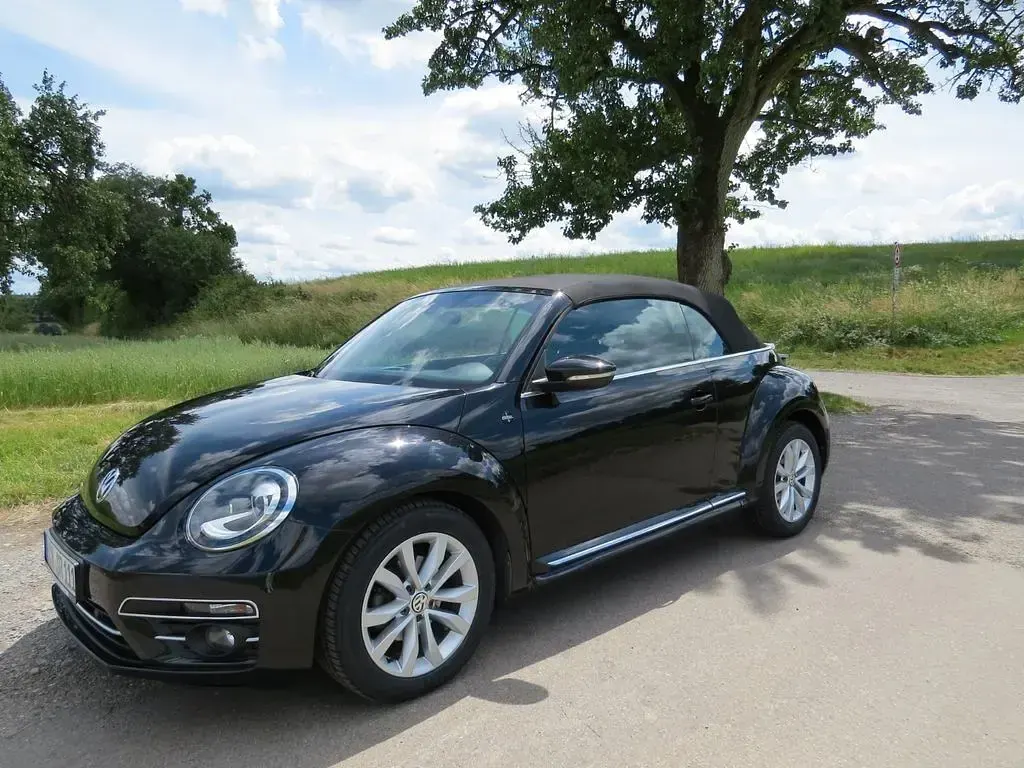 Gebraucht VW Beetle Design 110 PS (80 kW) 2017 Schwarz Kleinwagen