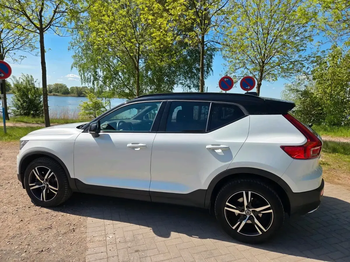 Gebraucht Volvo XC40 R-Design 190 PS (139 kW) 2018 Weiß SUV