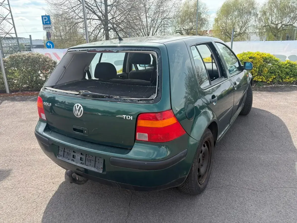 Gebraucht VW Golf III 90 PS (66 kW) 1997 Grün Kleinwagen
