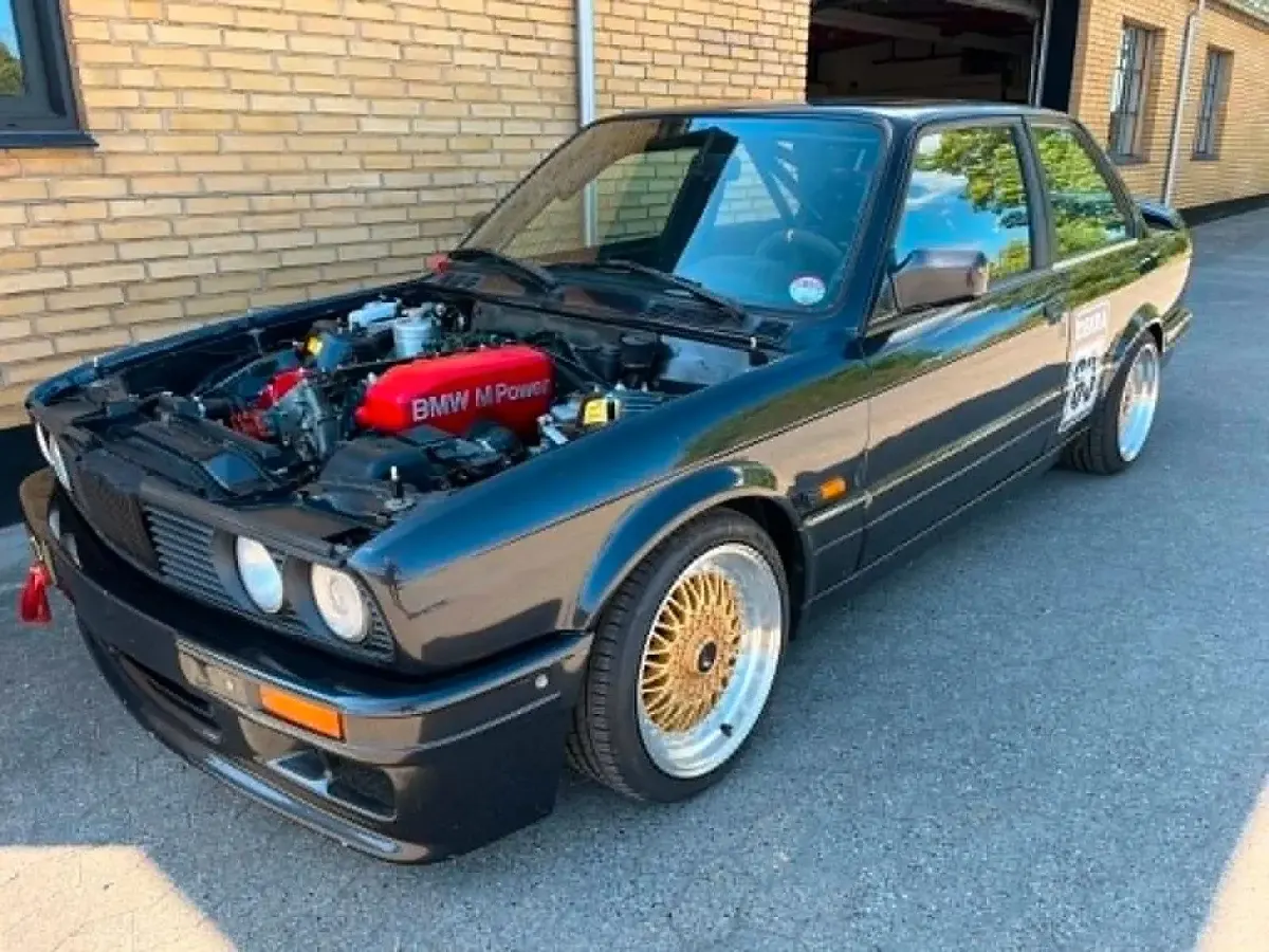 Gebraucht BMW 320 218 PS (160 kW) 1988 Schwarz Coupé