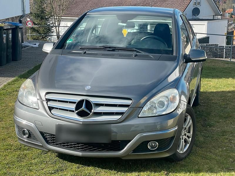 Gebraucht Mercedes B180 116 PS (85 kW) 2010 Grau Van / Kleinbus