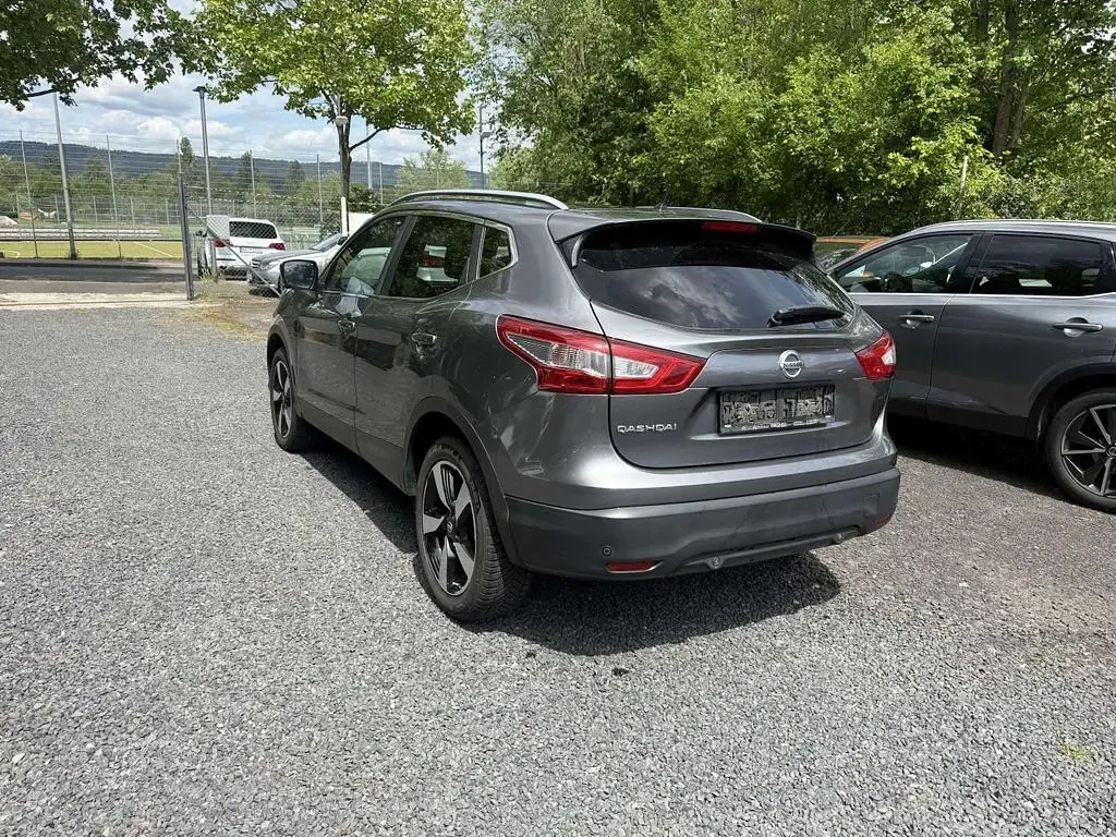 Gebraucht Nissan Qashqai 360º 116 PS (85 kW) 2016 Gun metallic (m) SUV