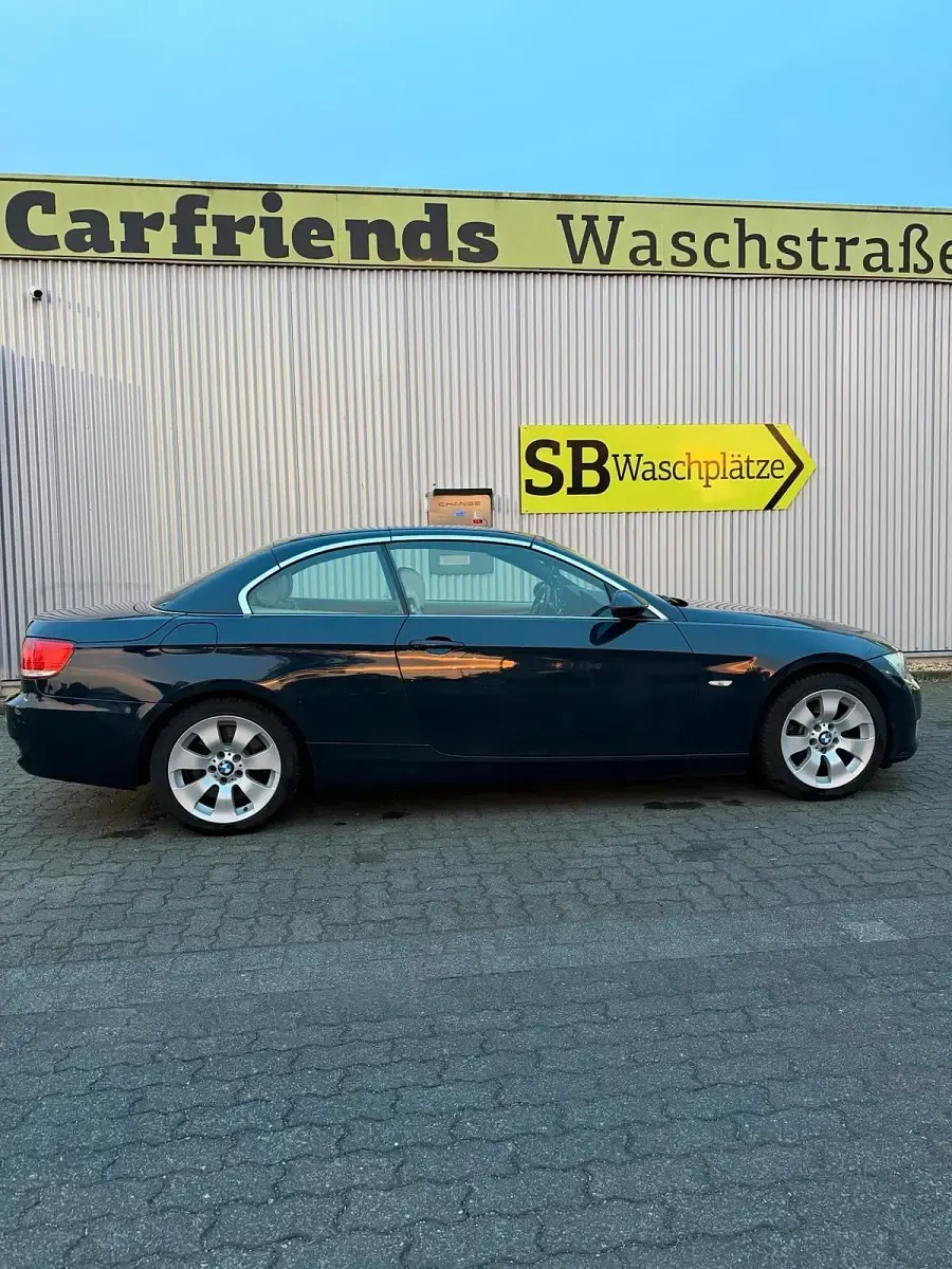 Gebraucht BMW 325 Cabriolet 197 PS (144 kW) 2008 Blau Cabrio