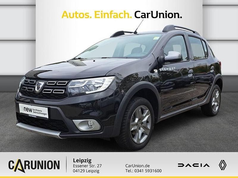 Perlmuttschwarz met Gebraucht 2020 Dacia Sandero Prestige Kleinwagen | 10.490 € (Guter Preis) - Bild 1/4