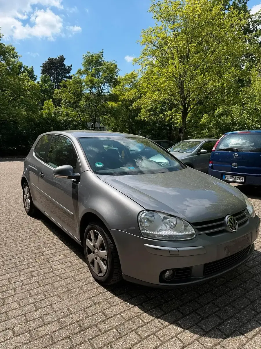 Używany VW Golf V 75 KM (55 kW) 2006 Szary Hatchback