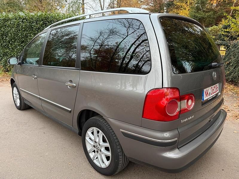 Gebraucht VW Sharan Trendline 116 PS (85 kW) 2006 Grau Van / Kleinbus
