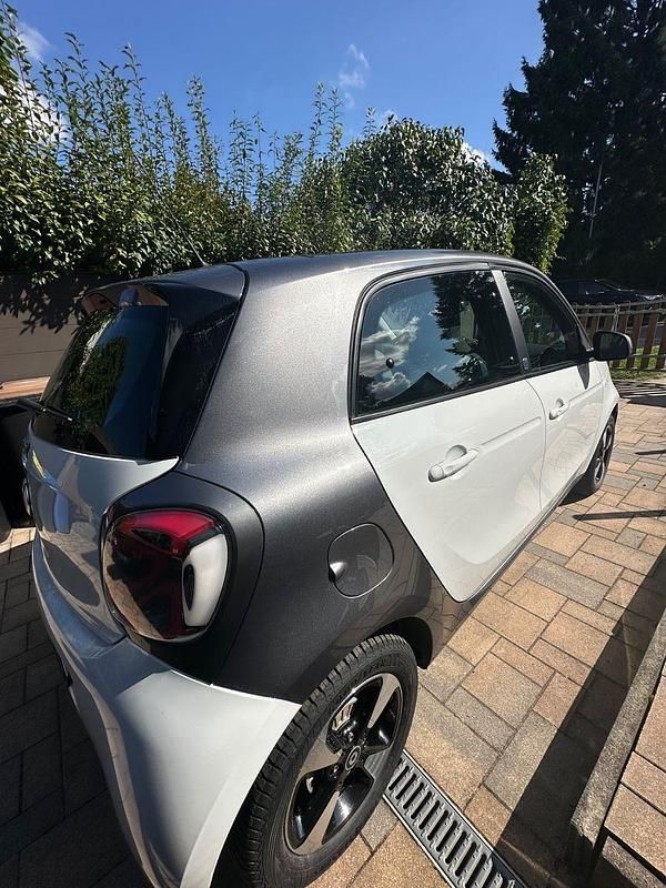 Gebraucht Smart ForFour Electric Drive 60 kW (82 PS) 2020 Weiß Kleinwagen