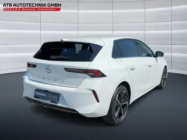 Gebraucht Opel Astra Elegance 131 PS (96 kW) 2023 Weiss Kleinwagen