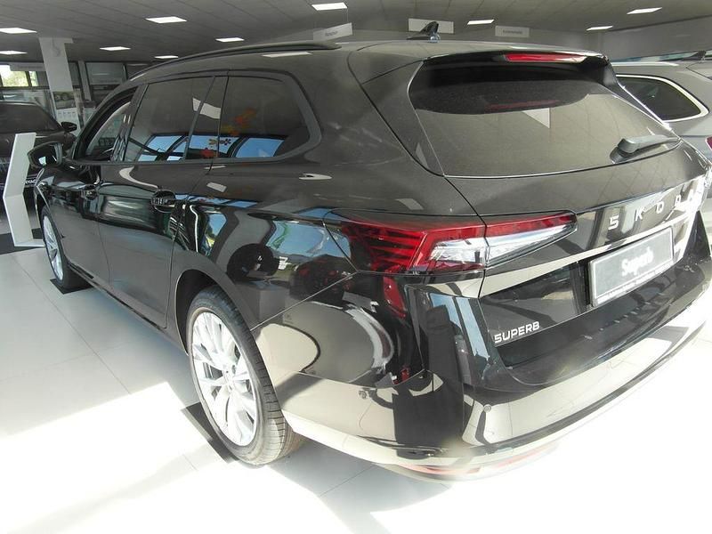 Gebraucht Skoda Superb Selection 150 PS (110 kW) 2024 Schwarz Kombi